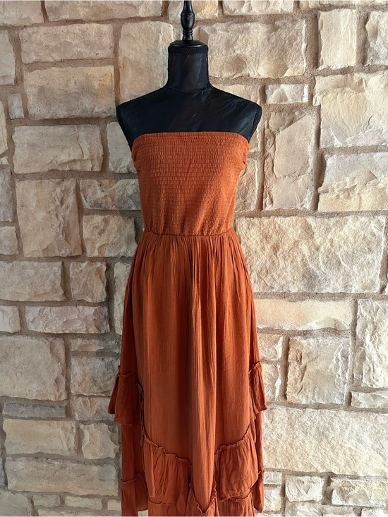 Dresses & Skirts - Rust Strapless Smocked Midi Dress
